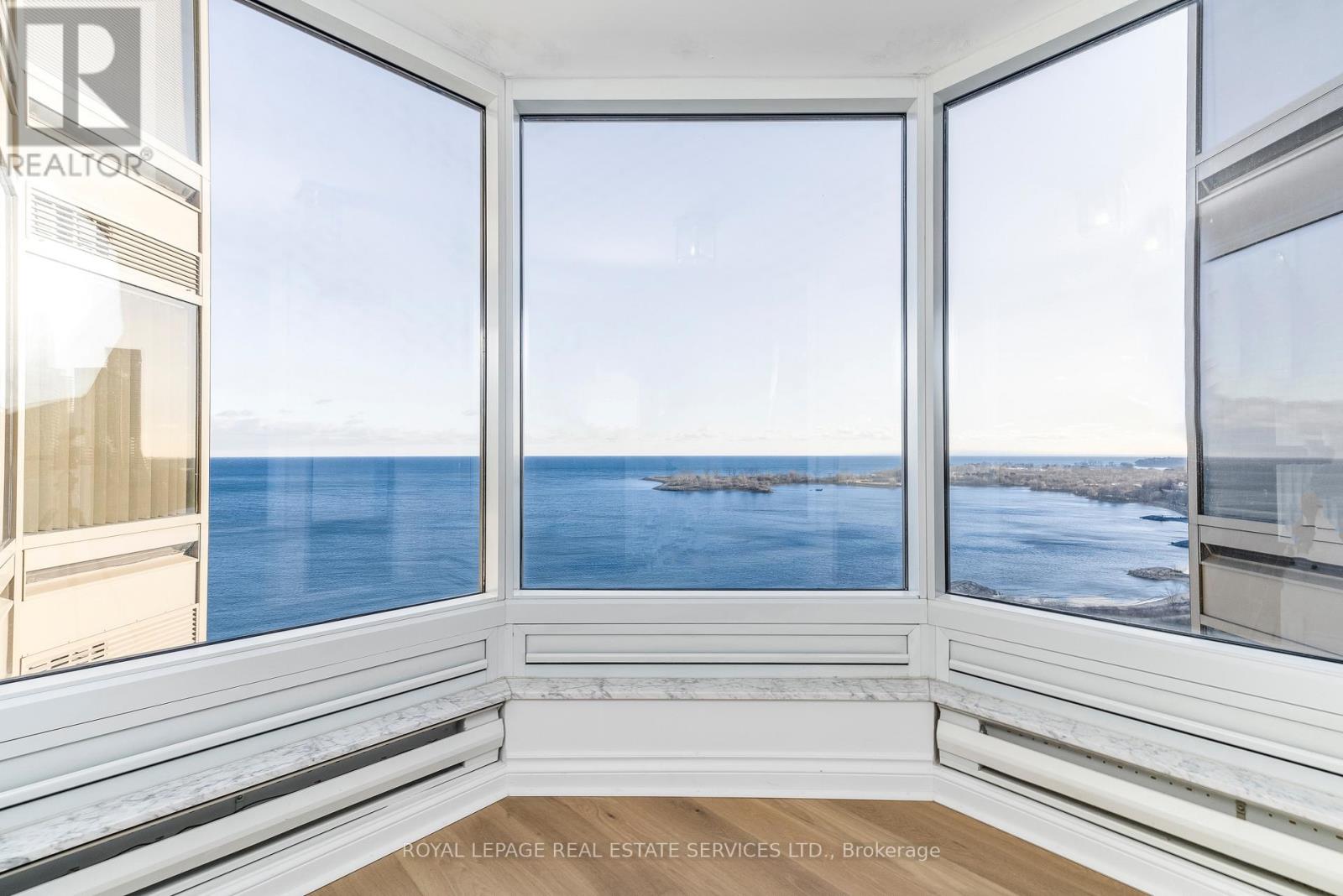 1605 - 1 Palace Pier Court, Toronto, Ontario  M8V 3W9 - Photo 3 - W11895734