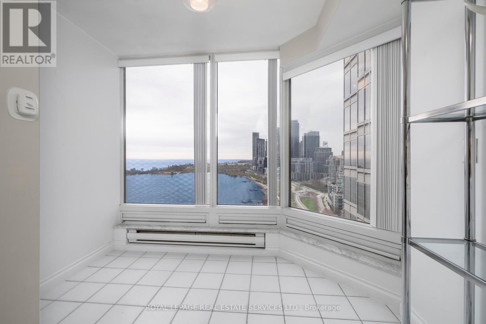 2104 - 1 Palace Pier Court, Toronto, Ontario  M8V 3W9 - Photo 6 - W12126078