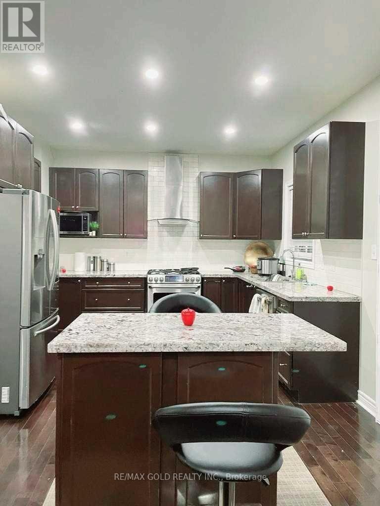 442 Sunny Meadow Boulevard, Brampton, Ontario  L6R 0N8 - Photo 3 - W12445767