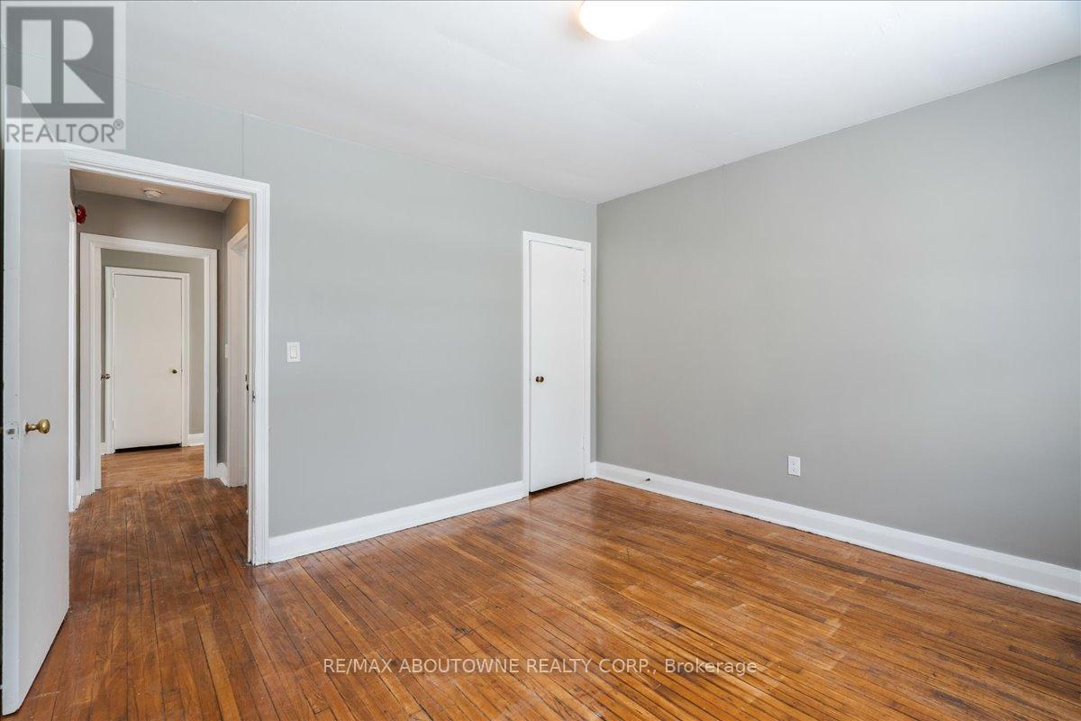 2 - 145 North Service Road E, Oakville, Ontario  L6H 1A3 - Photo 22 - W12445301