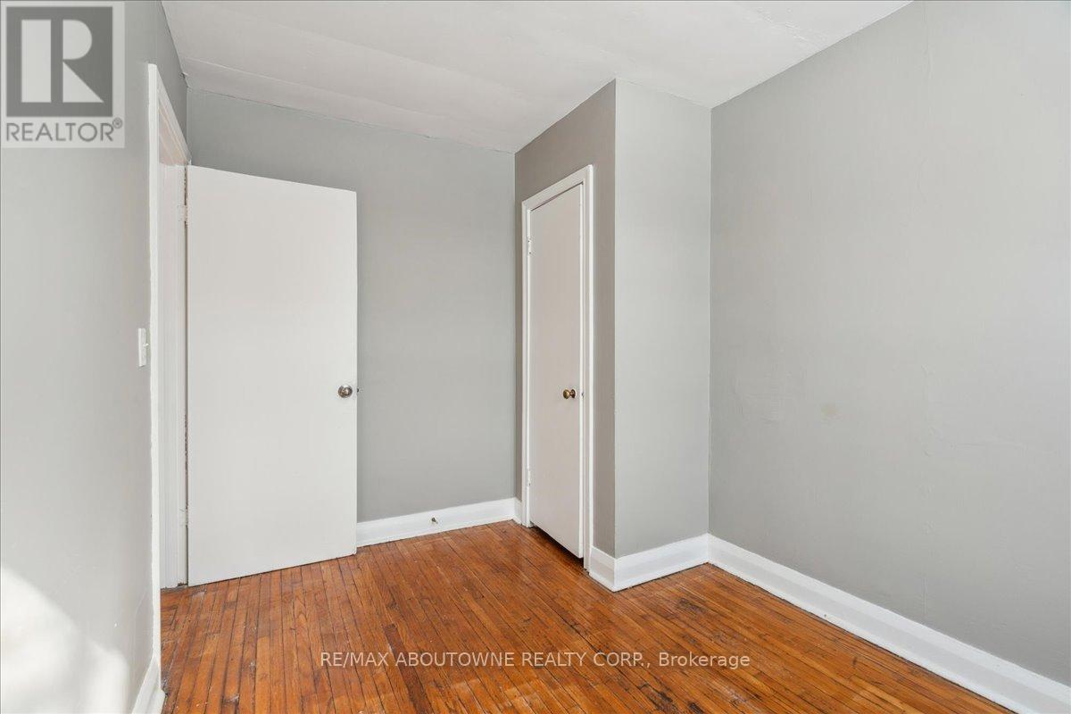2 - 145 North Service Road E, Oakville, Ontario  L6H 1A3 - Photo 24 - W12445301