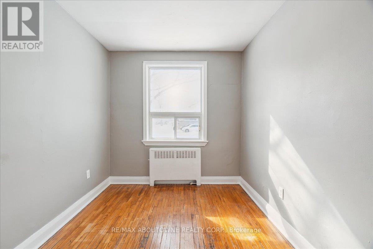 2 - 145 North Service Road E, Oakville, Ontario  L6H 1A3 - Photo 27 - W12445301