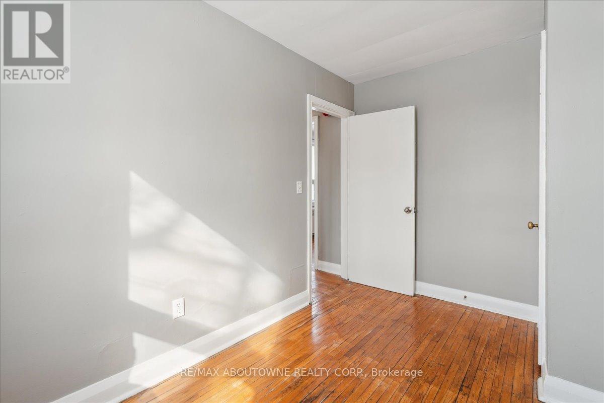 2 - 145 North Service Road E, Oakville, Ontario  L6H 1A3 - Photo 28 - W12445301