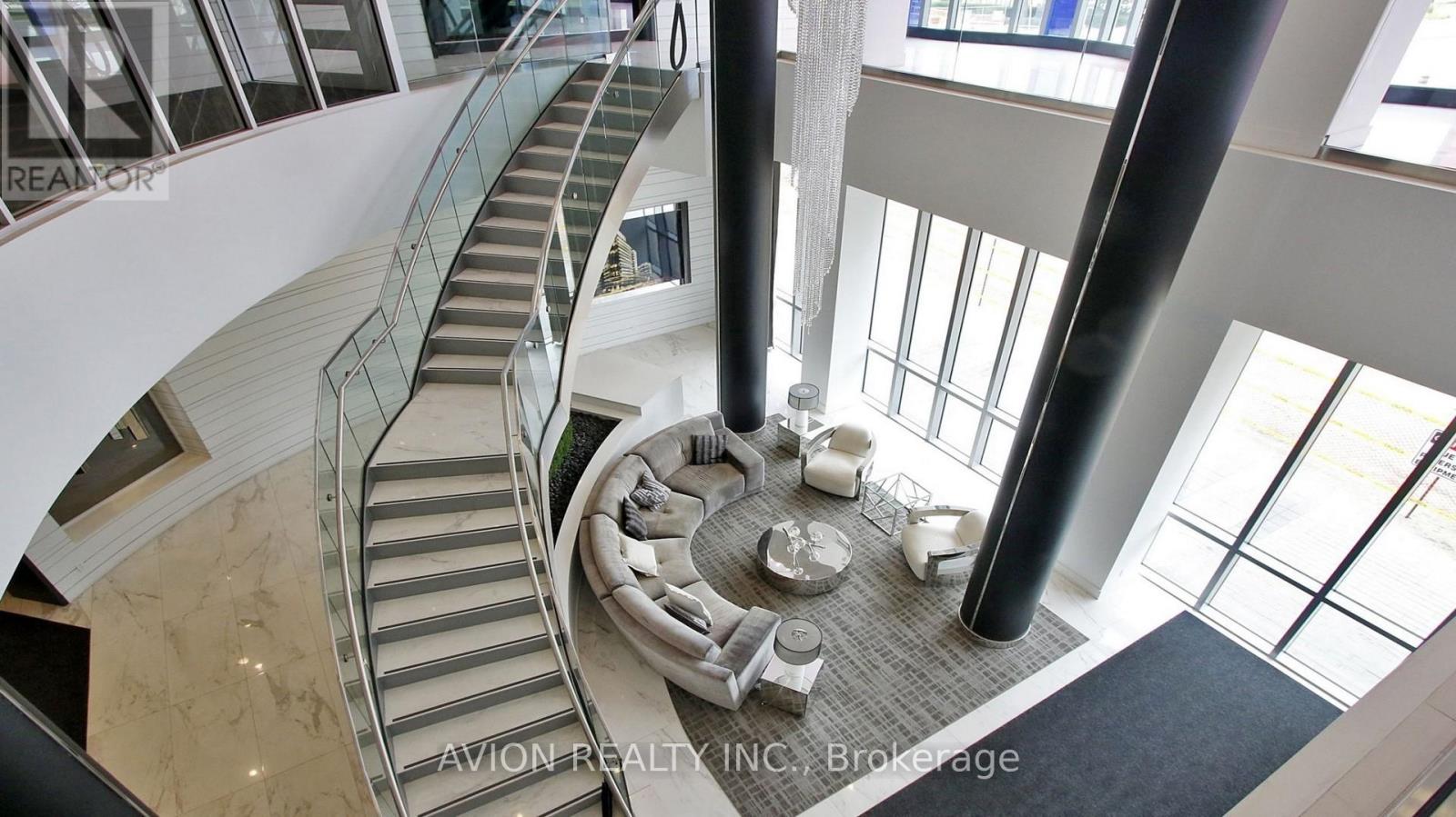 532 - 9471 Yonge Street, Richmond Hill (Observatory), Ontario  L4C 0Z5 - Photo 4 - N12445805