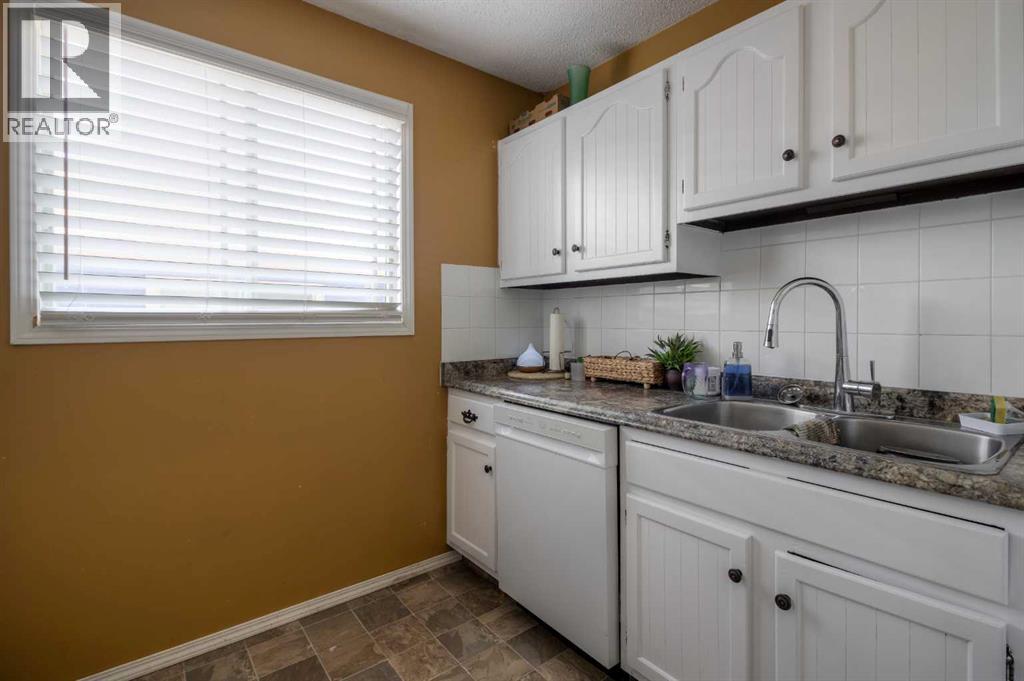 78 Purdue Court W, Lethbridge, Alberta  T1K 4R8 - Photo 7 - A2244948