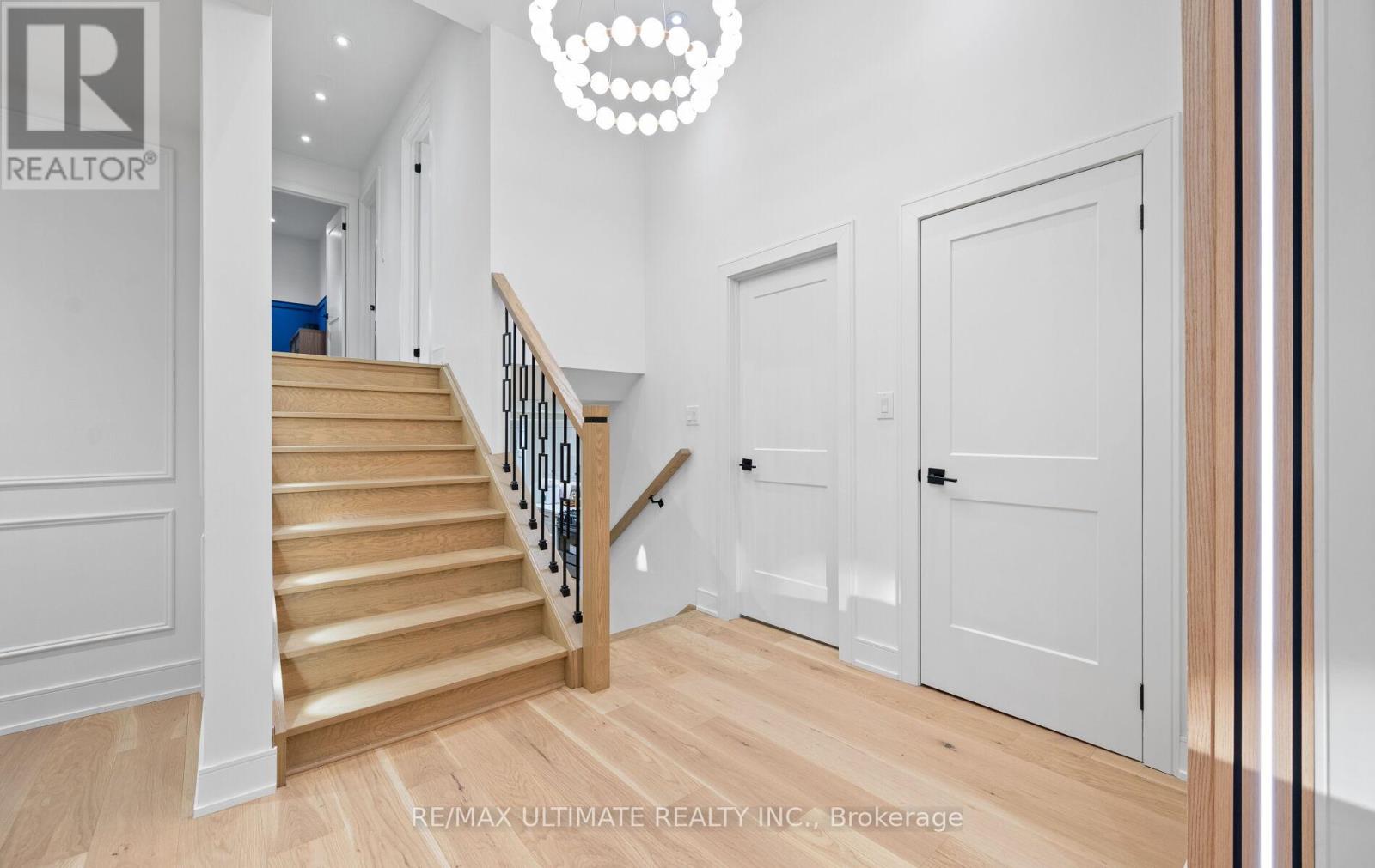 2495 Waterford Street, Oakville (Wo West), Ontario  L6L 5E5 - Photo 10 - W12445797