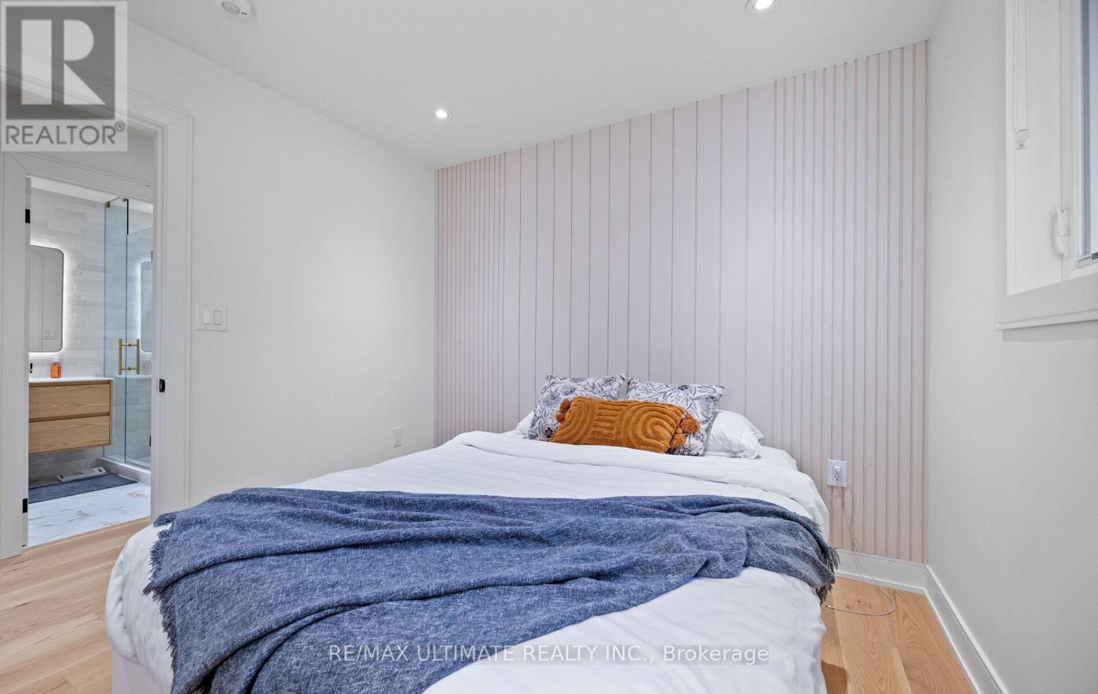 2495 Waterford Street, Oakville (Wo West), Ontario  L6L 5E5 - Photo 30 - W12445797
