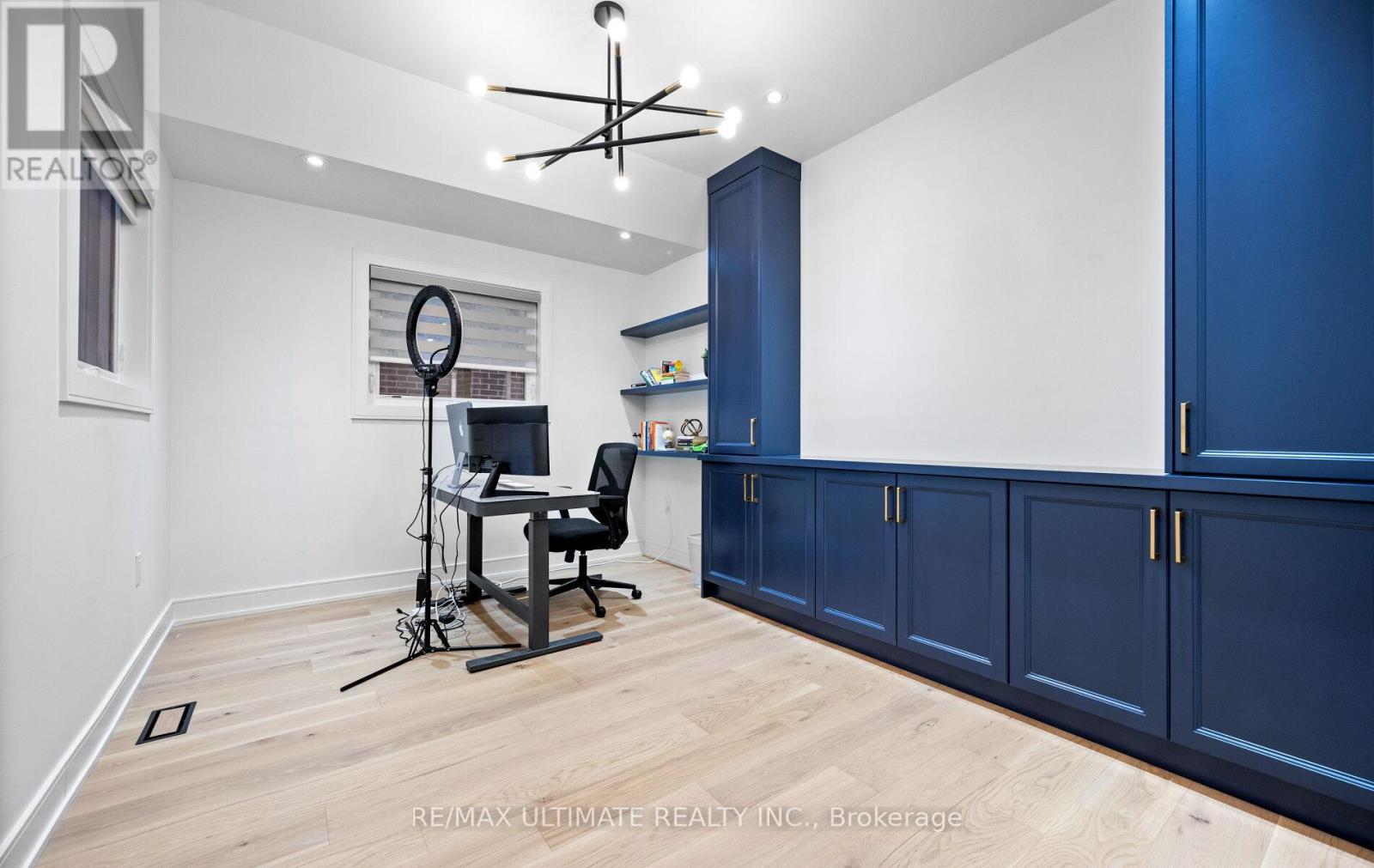 2495 Waterford Street, Oakville (Wo West), Ontario  L6L 5E5 - Photo 32 - W12445797