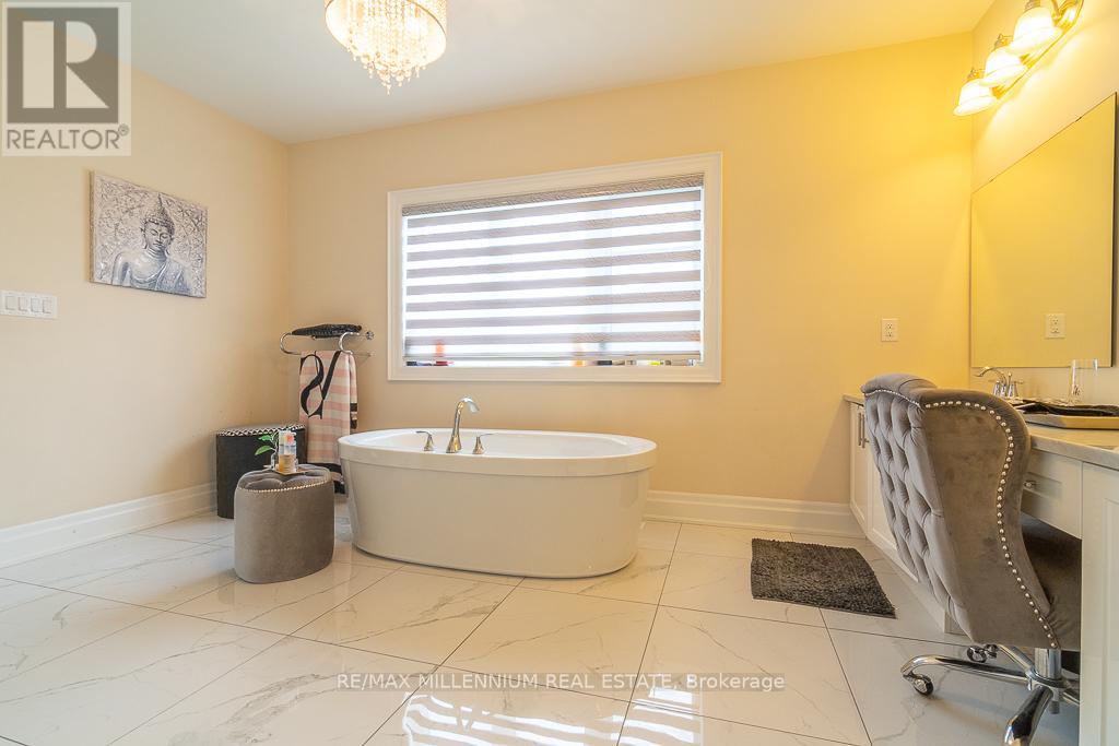 52 Gordon Randle Drive, Brampton (Toronto Gore Rural Estate), Ontario  L6P 4H8 - Photo 12 - W12445799