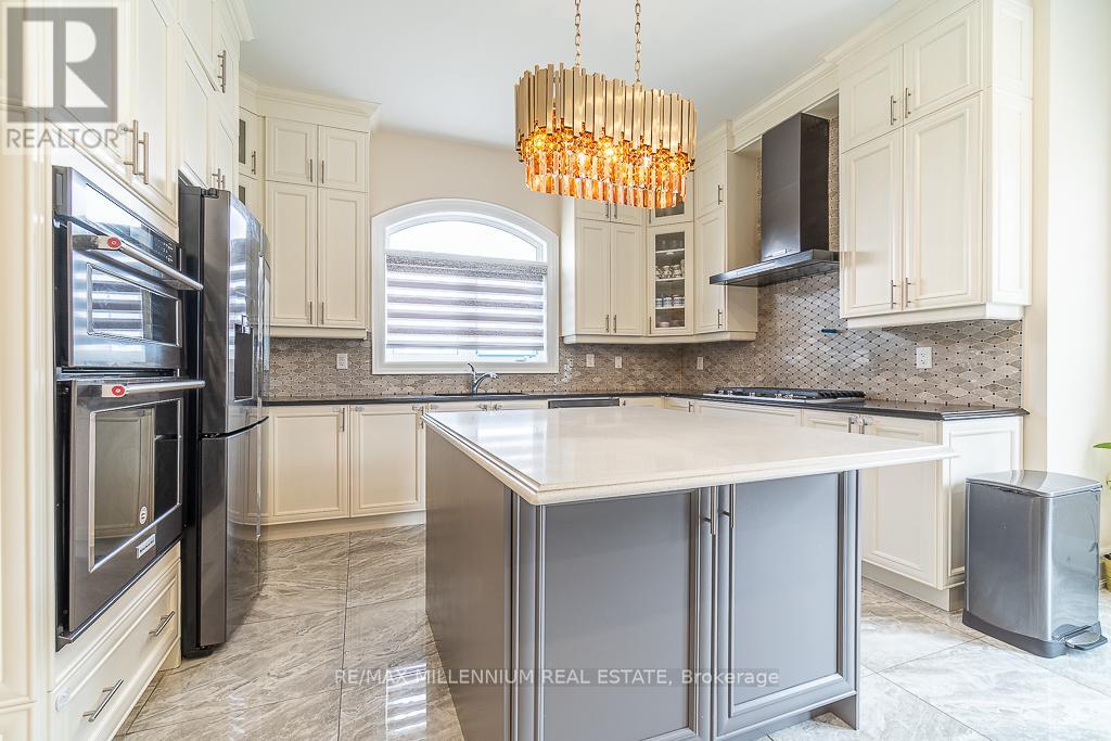 52 Gordon Randle Drive, Brampton (Toronto Gore Rural Estate), Ontario  L6P 4H8 - Photo 23 - W12445799
