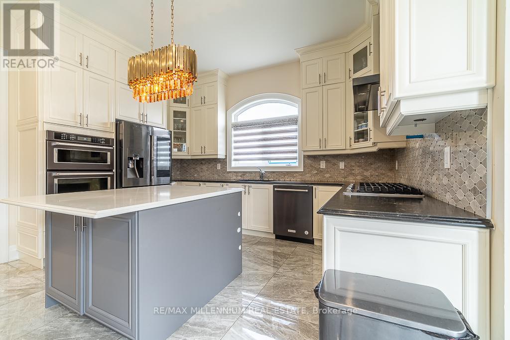 52 Gordon Randle Drive, Brampton (Toronto Gore Rural Estate), Ontario  L6P 4H8 - Photo 25 - W12445799