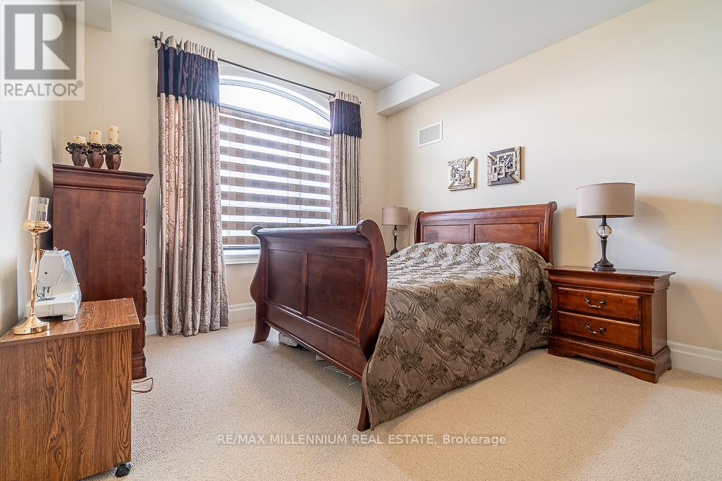 52 Gordon Randle Drive, Brampton (Toronto Gore Rural Estate), Ontario  L6P 4H8 - Photo 4 - W12445799