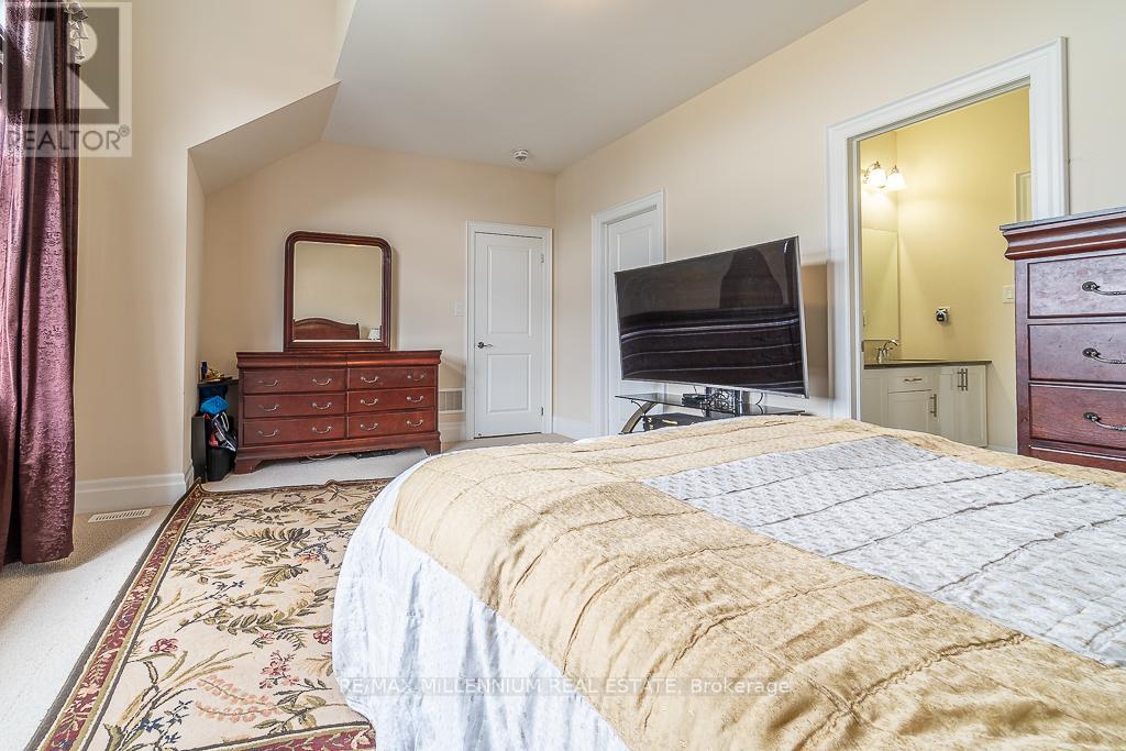 52 Gordon Randle Drive, Brampton (Toronto Gore Rural Estate), Ontario  L6P 4H8 - Photo 6 - W12445799