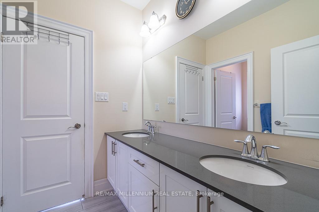 52 Gordon Randle Drive, Brampton (Toronto Gore Rural Estate), Ontario  L6P 4H8 - Photo 8 - W12445799