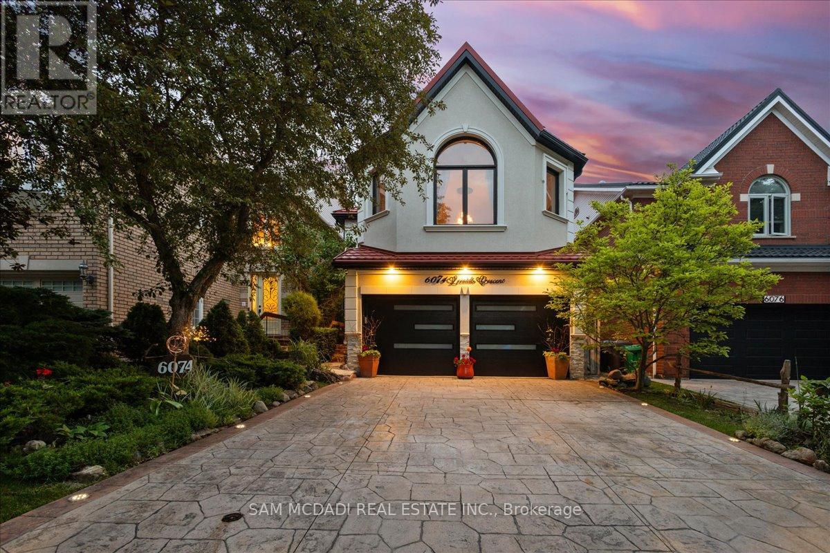 6074 Leeside Crescent, Mississauga (Central Erin Mills), Ontario  L5M 5K6 - Photo 1 - W12445801
