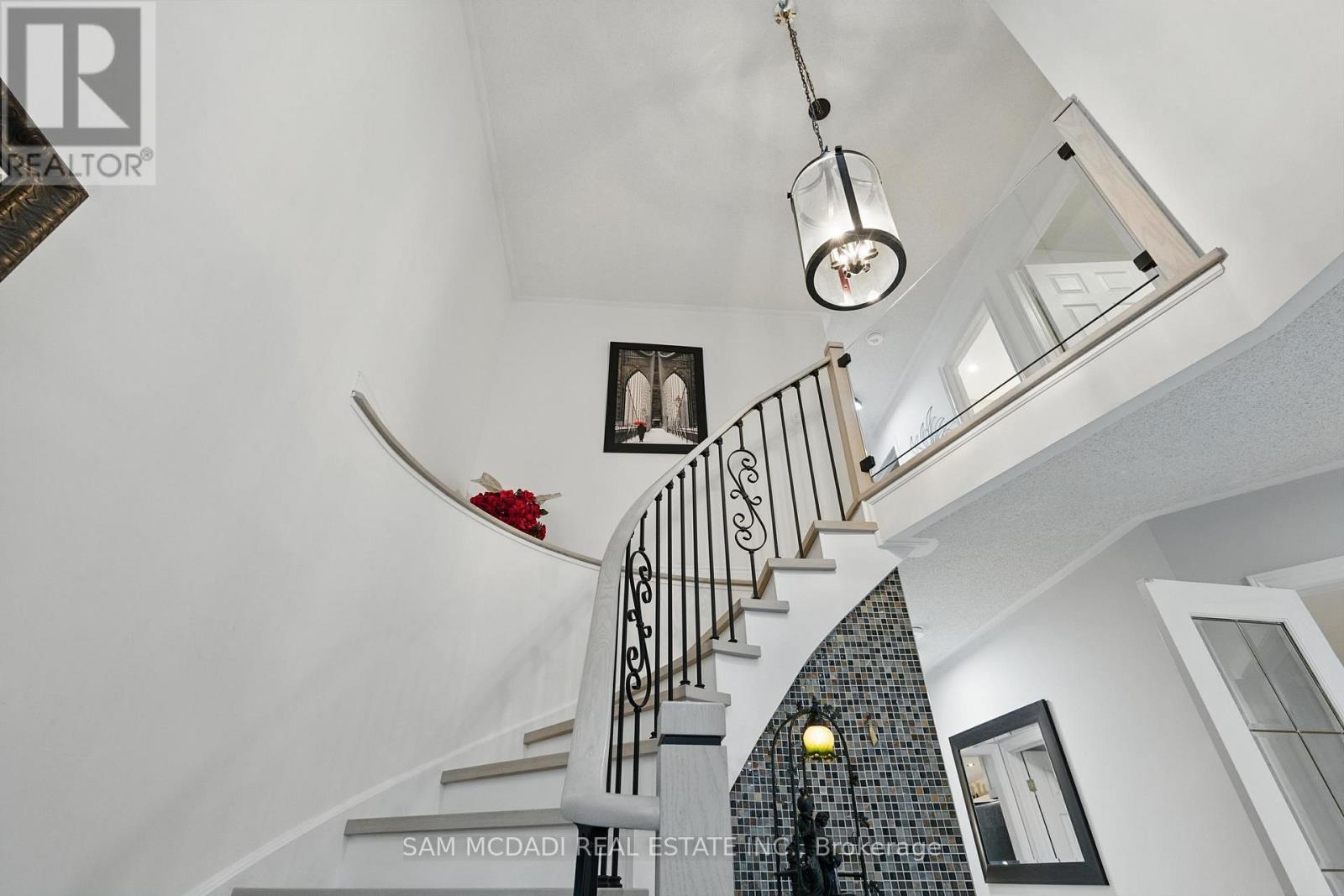 6074 Leeside Crescent, Mississauga (Central Erin Mills), Ontario  L5M 5K6 - Photo 19 - W12445801