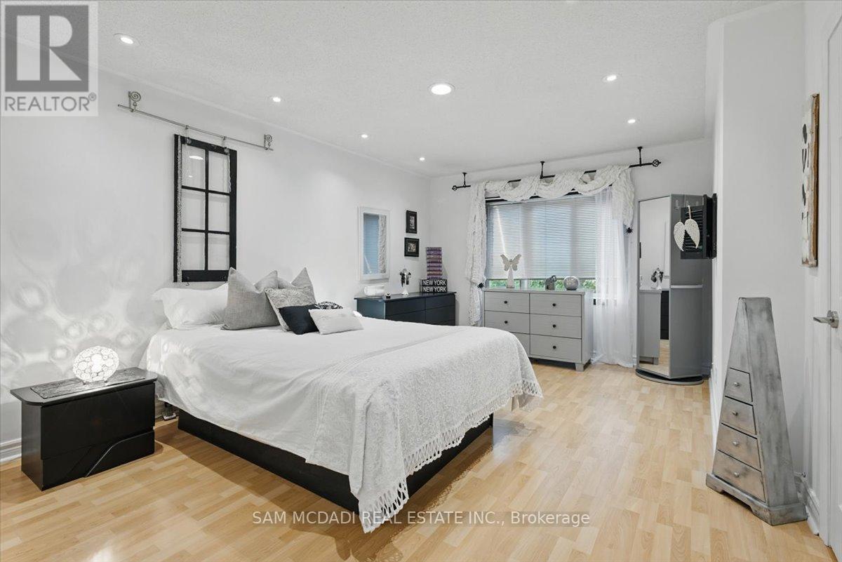 6074 Leeside Crescent, Mississauga (Central Erin Mills), Ontario  L5M 5K6 - Photo 21 - W12445801