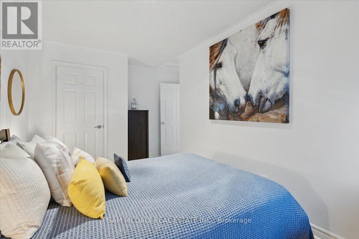 6074 Leeside Crescent, Mississauga (Central Erin Mills), Ontario  L5M 5K6 - Photo 27 - W12445801
