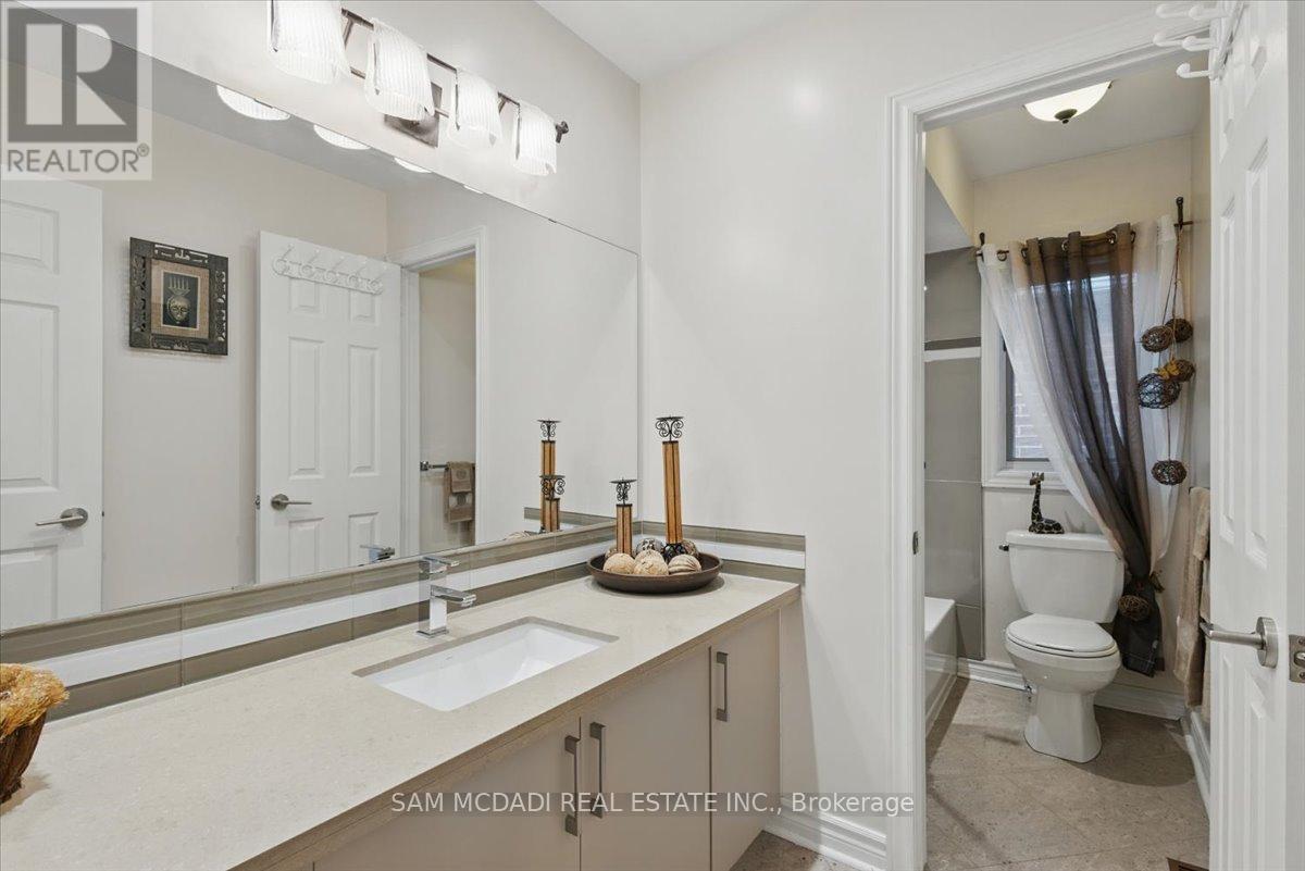 6074 Leeside Crescent, Mississauga (Central Erin Mills), Ontario  L5M 5K6 - Photo 28 - W12445801