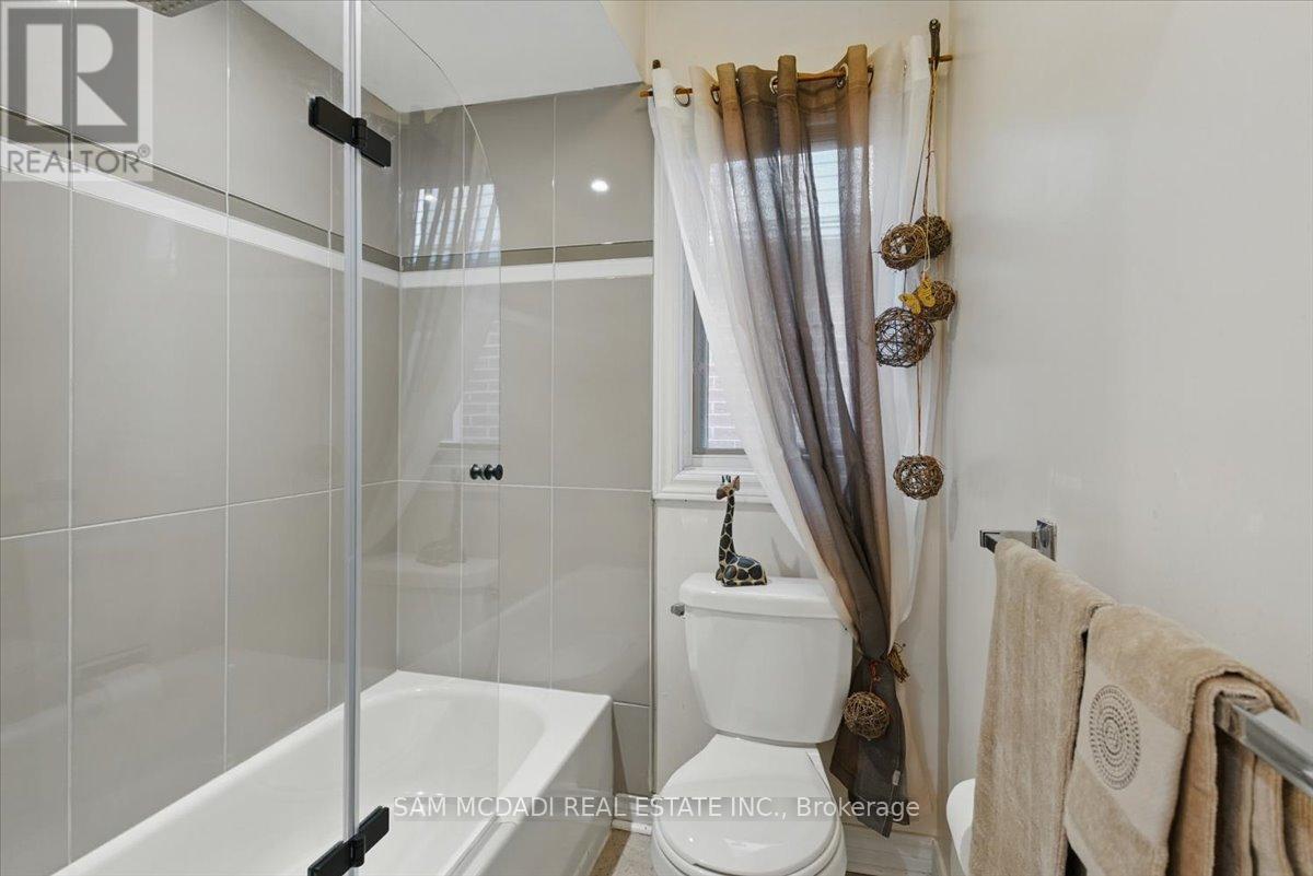 6074 Leeside Crescent, Mississauga (Central Erin Mills), Ontario  L5M 5K6 - Photo 29 - W12445801