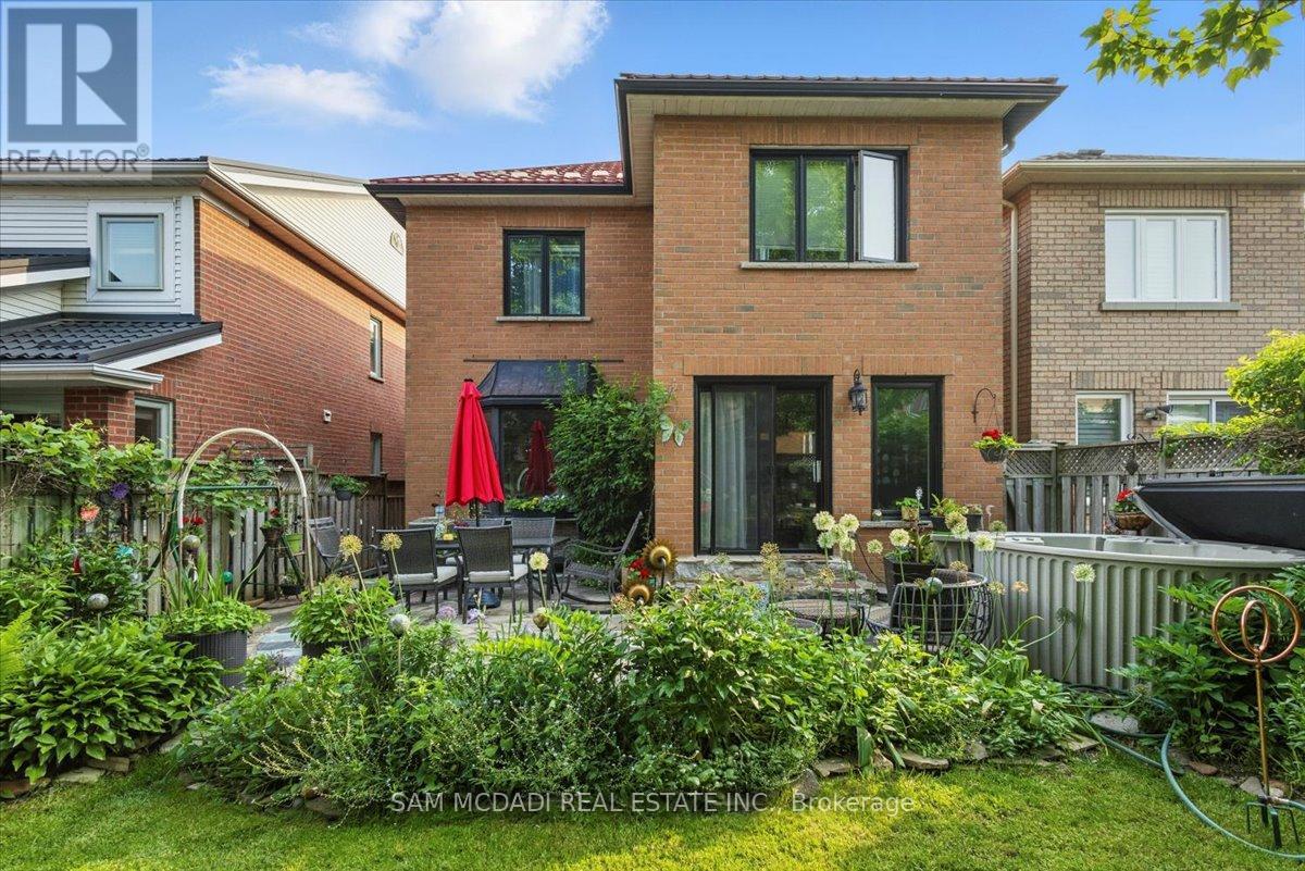 6074 Leeside Crescent, Mississauga (Central Erin Mills), Ontario  L5M 5K6 - Photo 42 - W12445801
