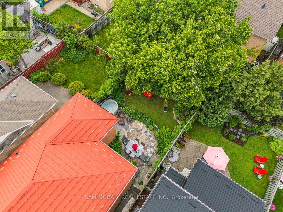 6074 Leeside Crescent, Mississauga (Central Erin Mills), Ontario  L5M 5K6 - Photo 43 - W12445801