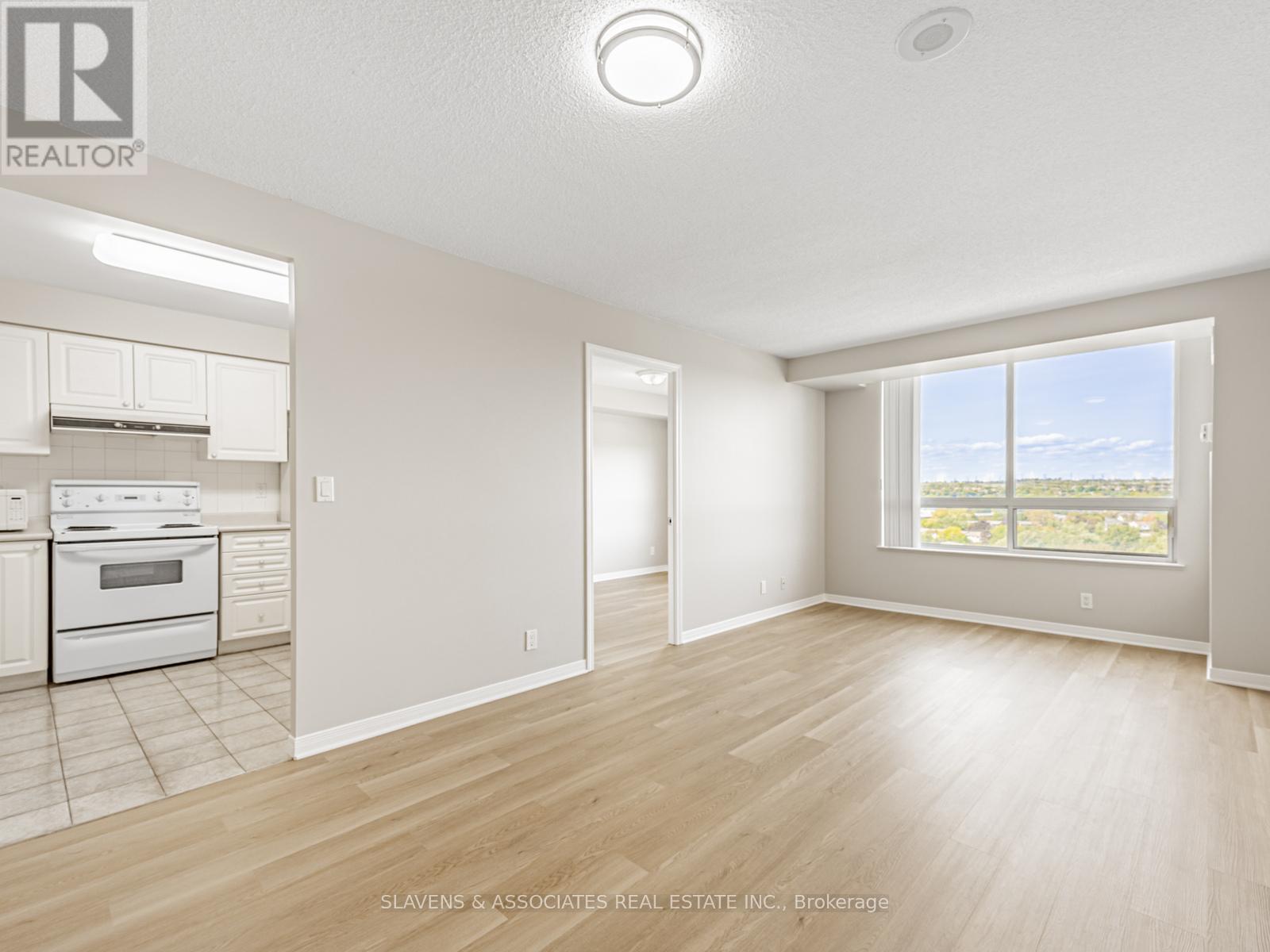 1404 - 1000 The Esplanade Road N, Pickering, Ontario  L1V 6V4 - Photo 8 - E12403612