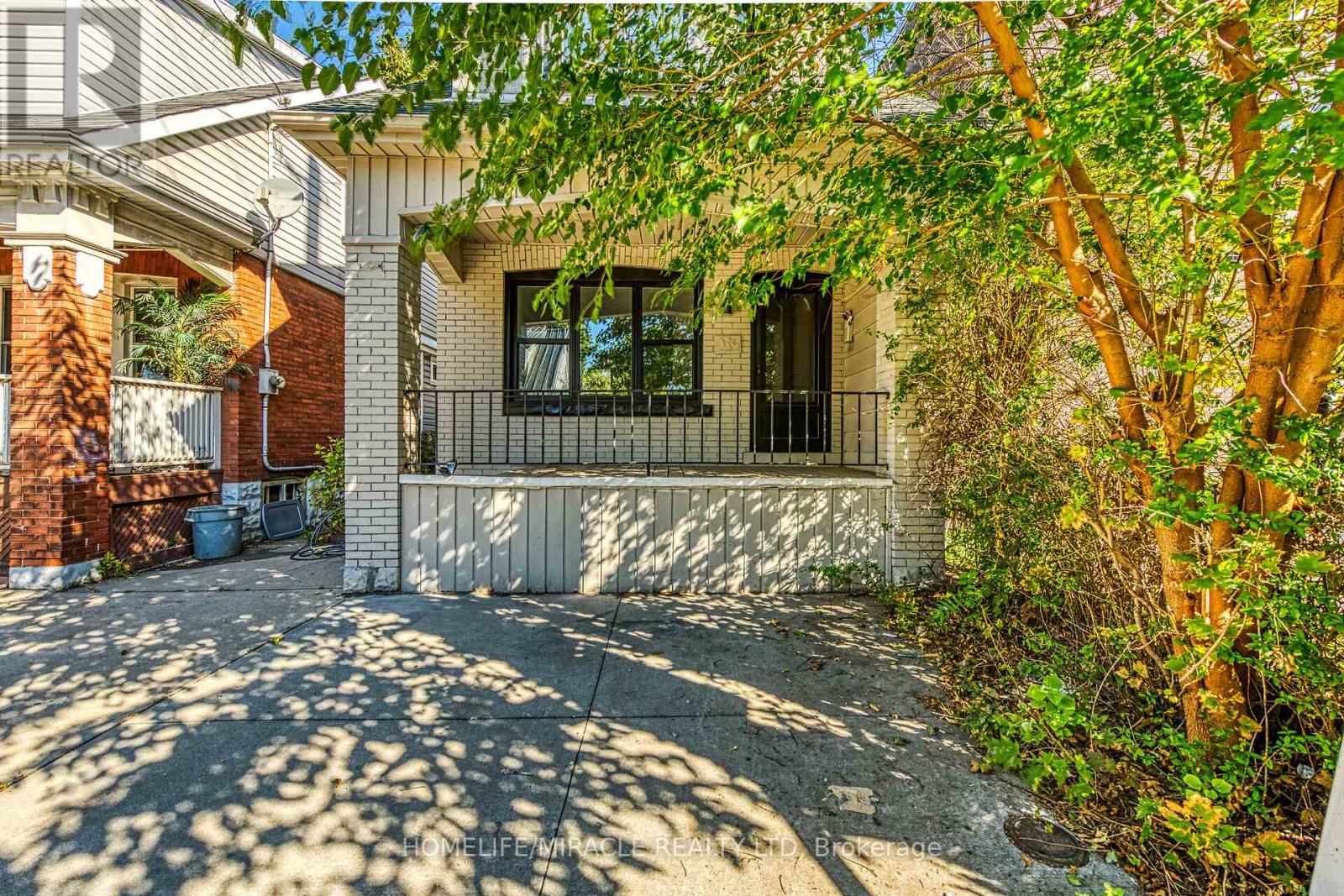 463 Dunsmure Road, Hamilton (Crown Point), Ontario  L8L 1X4 - Photo 1 - X12445804