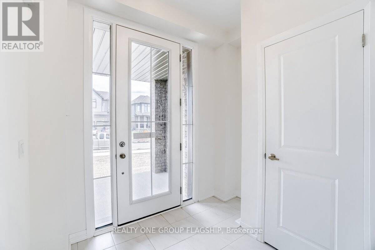 269 Provident Way N, Hamilton (Mount Hope), Ontario  L0R 1W0 - Photo 2 - X12445817