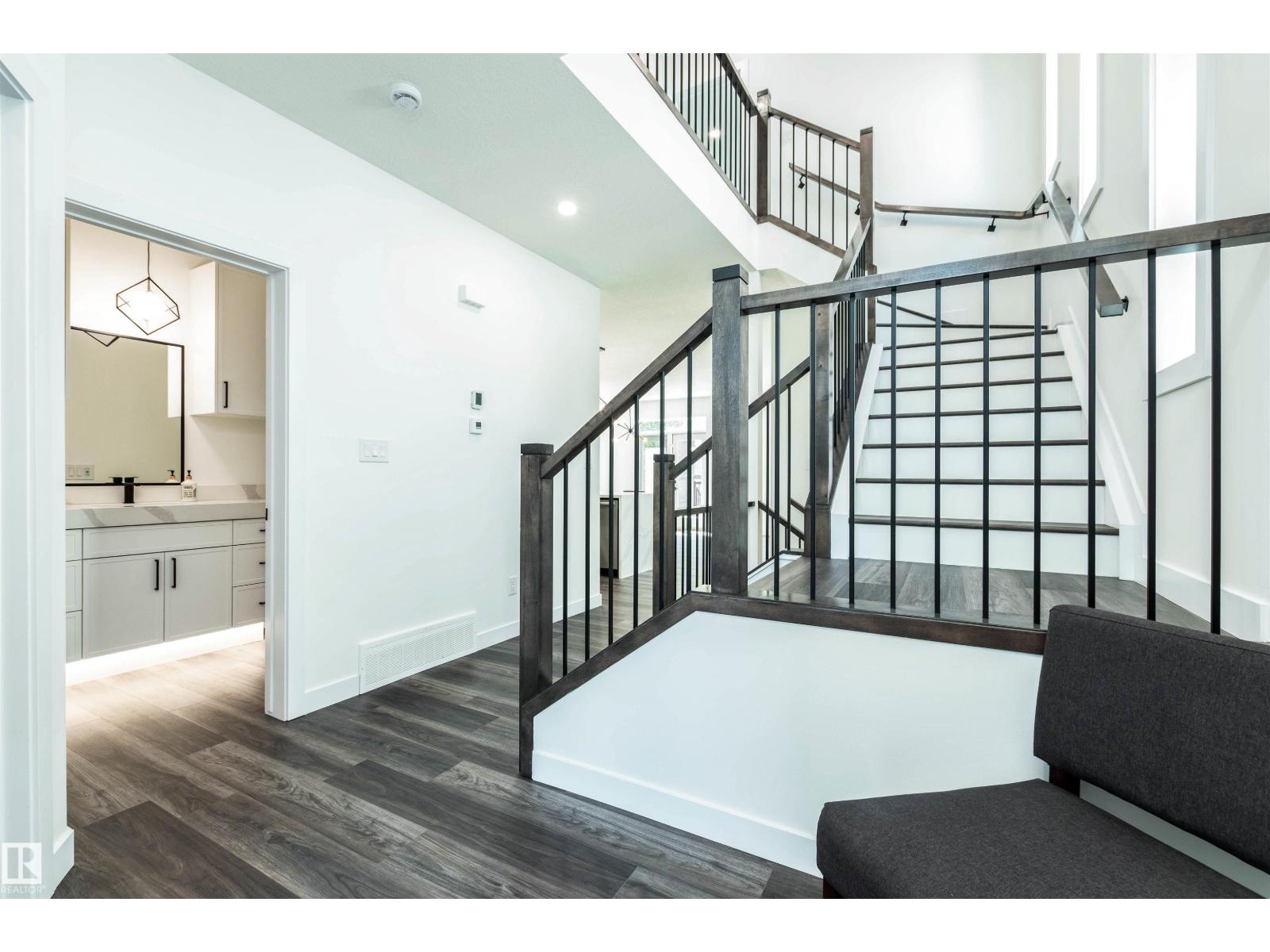 17 Sunbury Pl, Sherwood Park, Alberta  T8H 0K3 - Photo 3 - E4459628