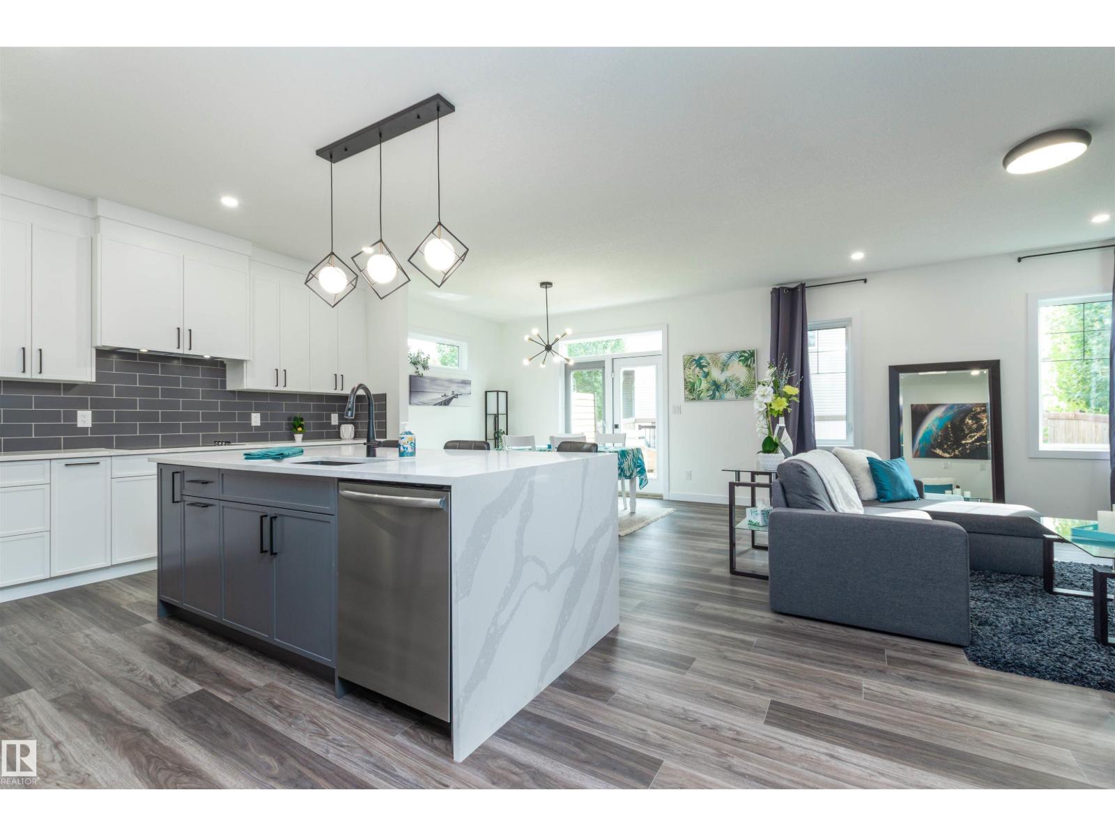 17 Sunbury Pl, Sherwood Park, Alberta  T8H 0K3 - Photo 1 - E4459628