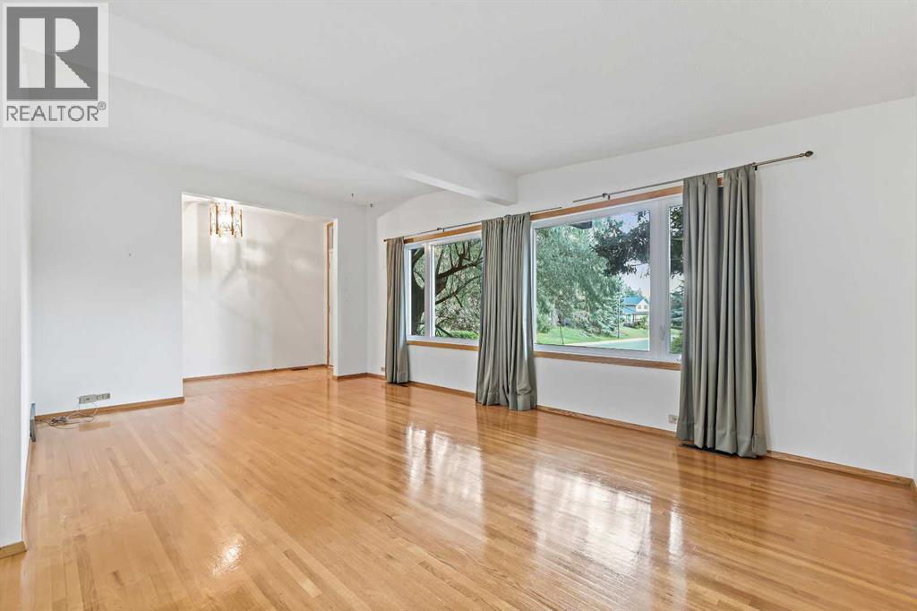 10623 Bradbury Drive Sw, Calgary, Alberta  T2W 1A9 - Photo 9 - A2259287