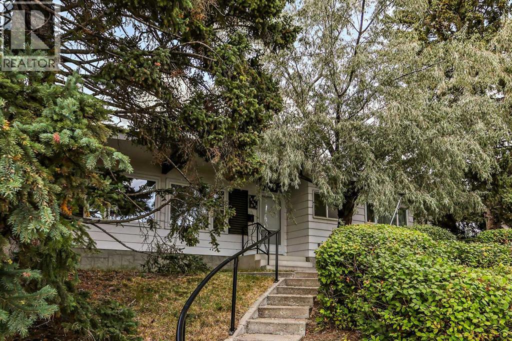 10623 Bradbury Drive Sw, Calgary, Alberta  T2W 1A9 - Photo 4 - A2259287