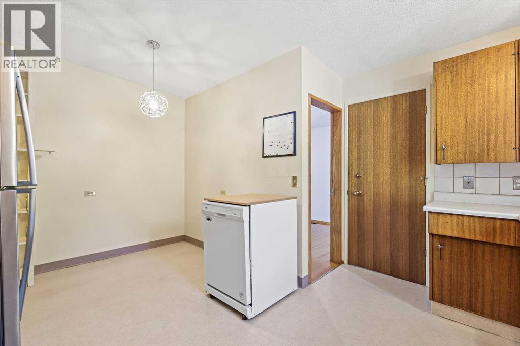 10623 Bradbury Drive Sw, Calgary, Alberta  T2W 1A9 - Photo 18 - A2259287