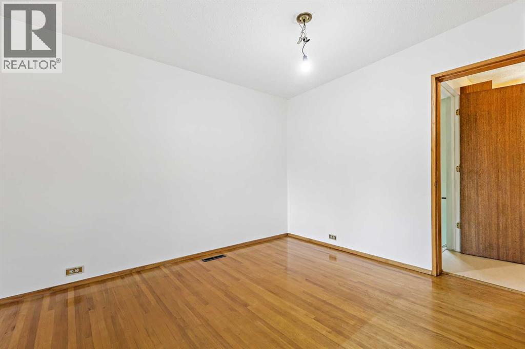 10623 Bradbury Drive Sw, Calgary, Alberta  T2W 1A9 - Photo 11 - A2259287