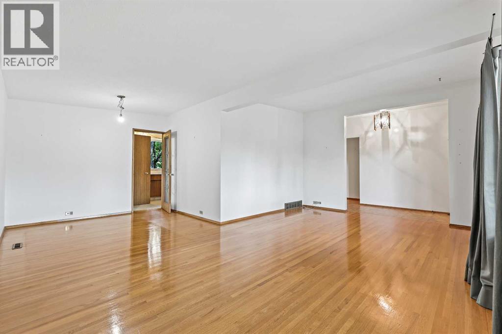 10623 Bradbury Drive Sw, Calgary, Alberta  T2W 1A9 - Photo 8 - A2259287