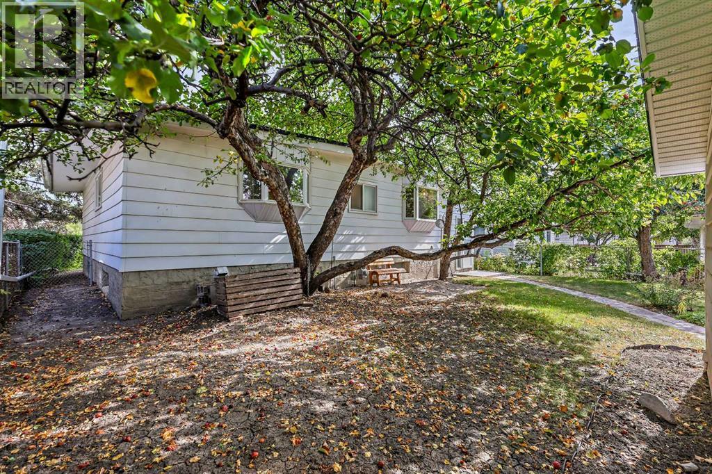 10623 Bradbury Drive Sw, Calgary, Alberta  T2W 1A9 - Photo 43 - A2259287