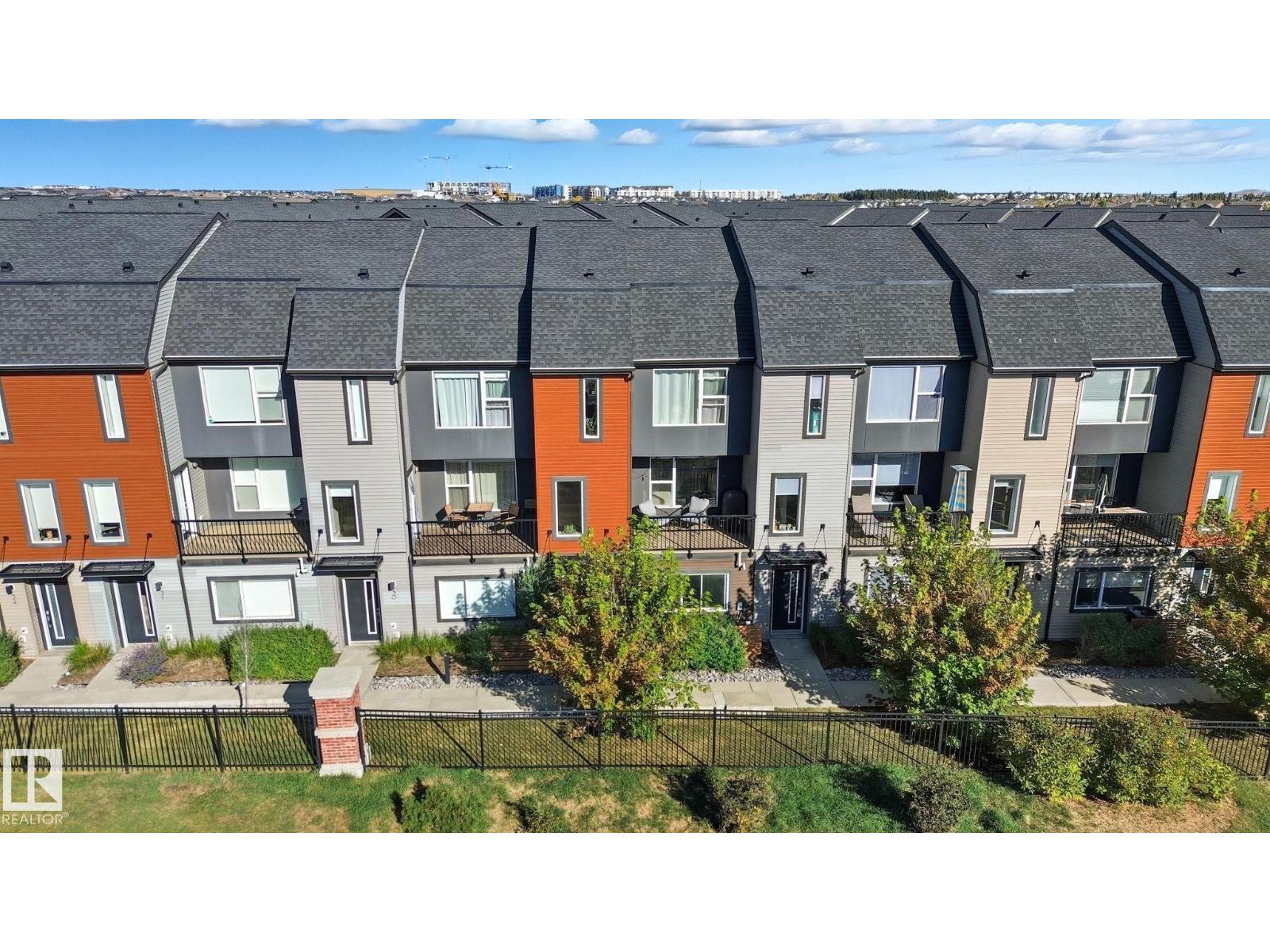 #29 1075 Rosenthal Bv Nw, Edmonton, Alberta  T5T 7G5 - Photo 2 - E4460948