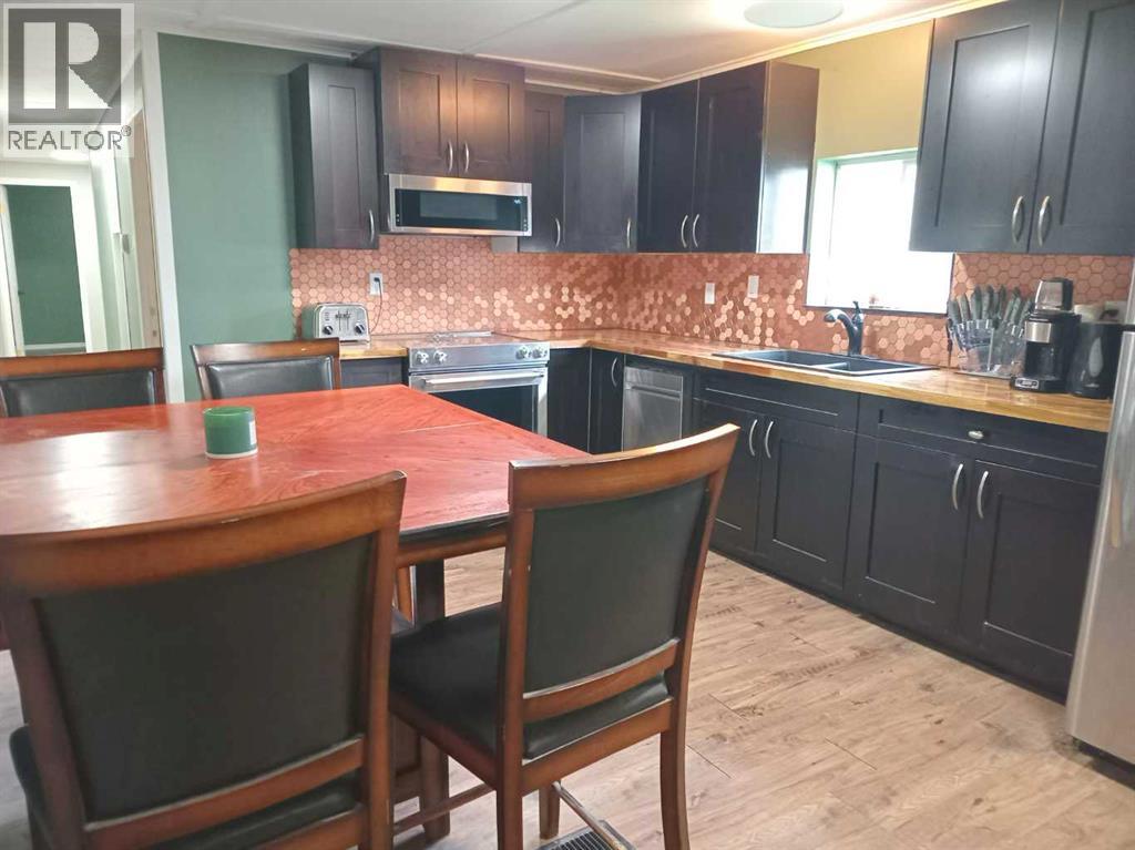 92, 133 Jarvis Street, Hinton, Alberta  T7V 1R4 - Photo 2 - A2242407