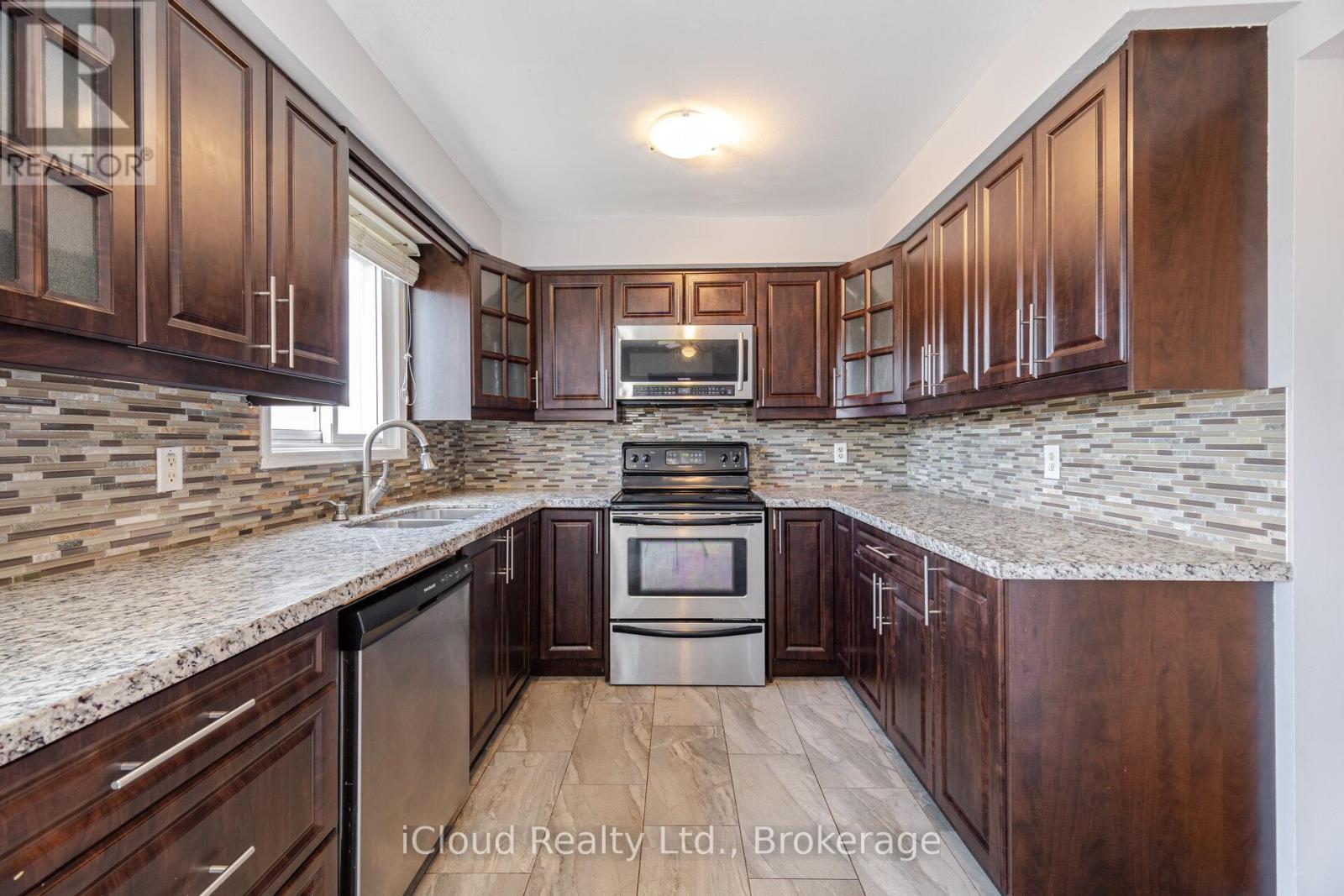 2015 Shay Drive, Pickering, Ontario  L1X 1Y1 - Photo 11 - E12367331