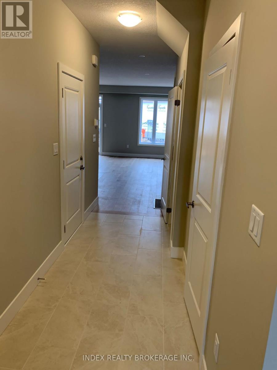 677 Chelton Road, London South, Ontario  N6M 0J1 - Photo 8 - X12445341