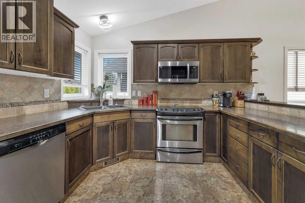 63 Vincent Close, Red Deer, Alberta  T4R 0H7 - Photo 4 - A2261868
