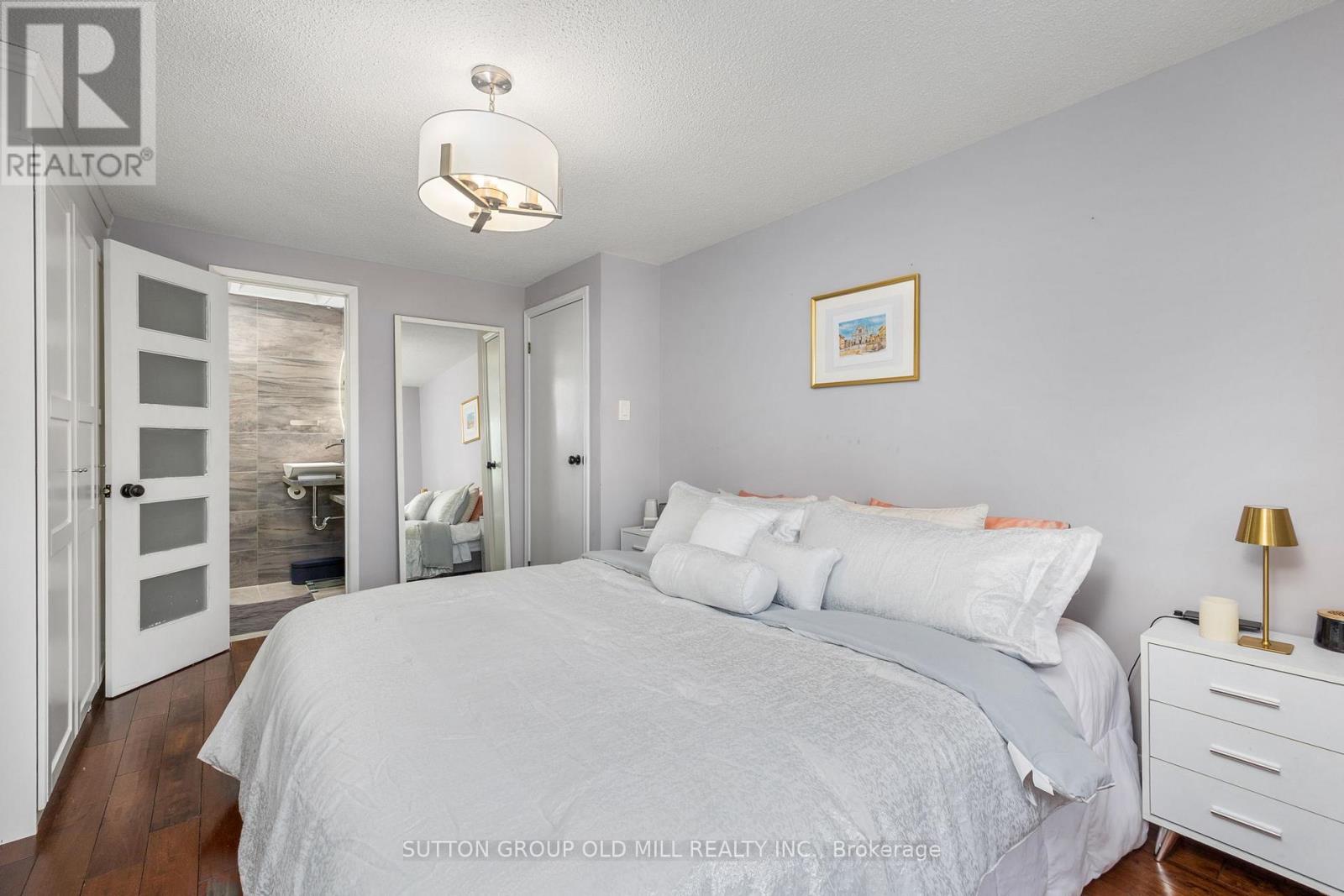 4336 Lee Drive, Mississauga (Rathwood), Ontario  L4W 4A8 - Photo 22 - W12445822