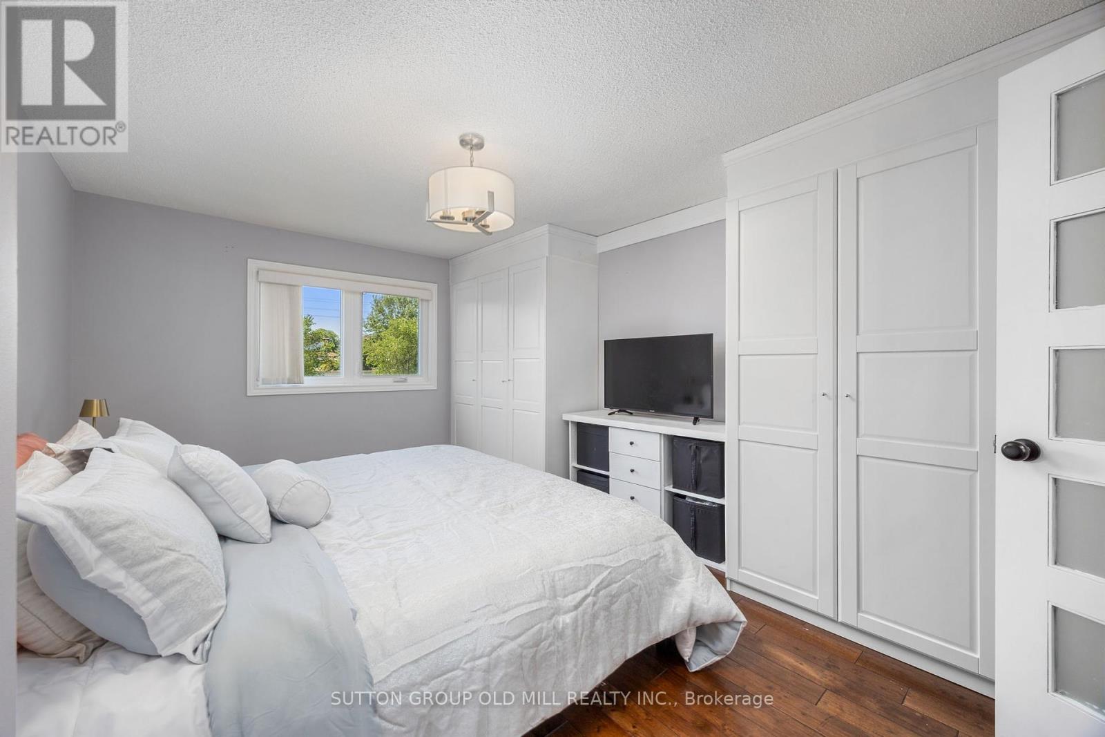 4336 Lee Drive, Mississauga (Rathwood), Ontario  L4W 4A8 - Photo 23 - W12445822