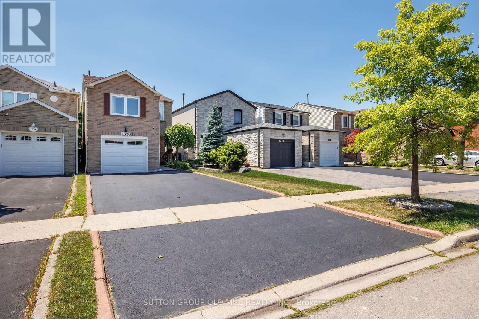 4336 Lee Drive, Mississauga (Rathwood), Ontario  L4W 4A8 - Photo 38 - W12445822