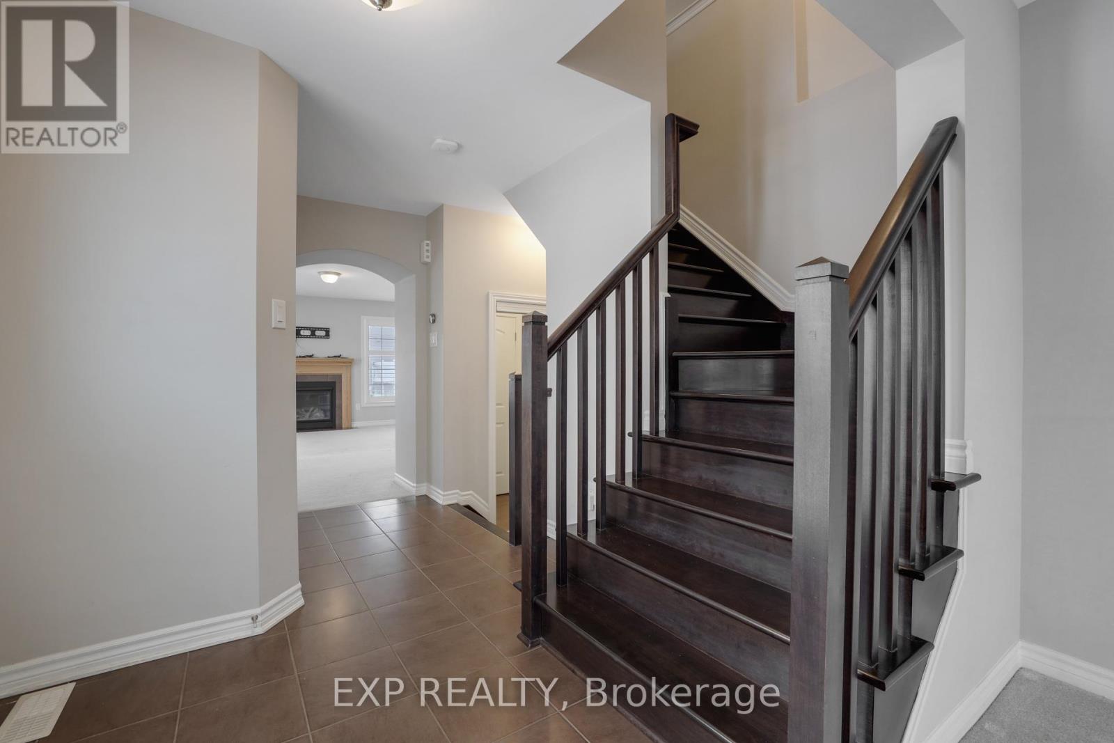 701 Mayfly Crescent, Ottawa, Ontario  K2J 0T3 - Photo 4 - X12445837