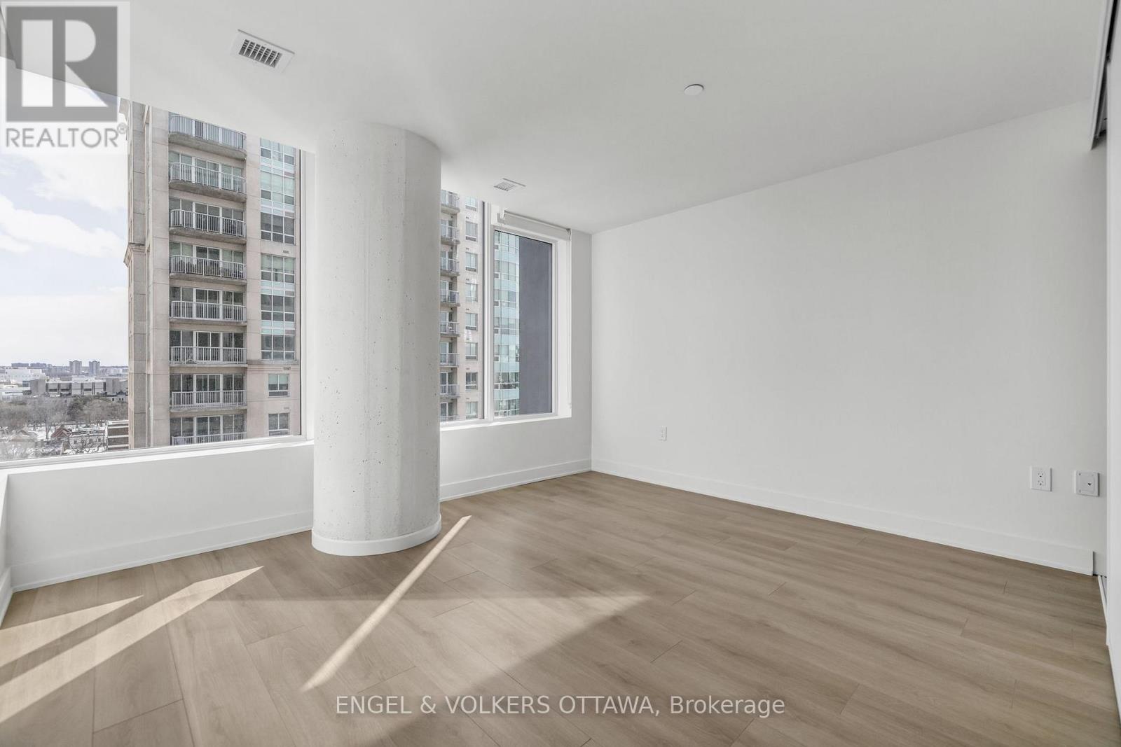 2104 - 199 Rideau Street, Ottawa, Ontario  K1N 0E9 - Photo 10 - X12445859