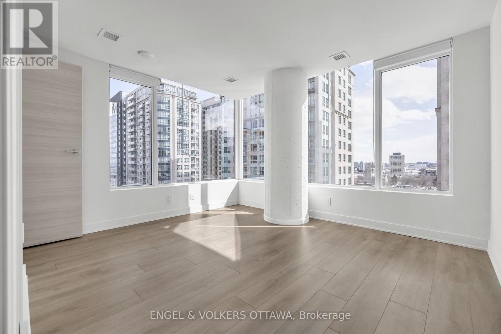 2104 - 199 Rideau Street, Ottawa, Ontario  K1N 0E9 - Photo 11 - X12445859