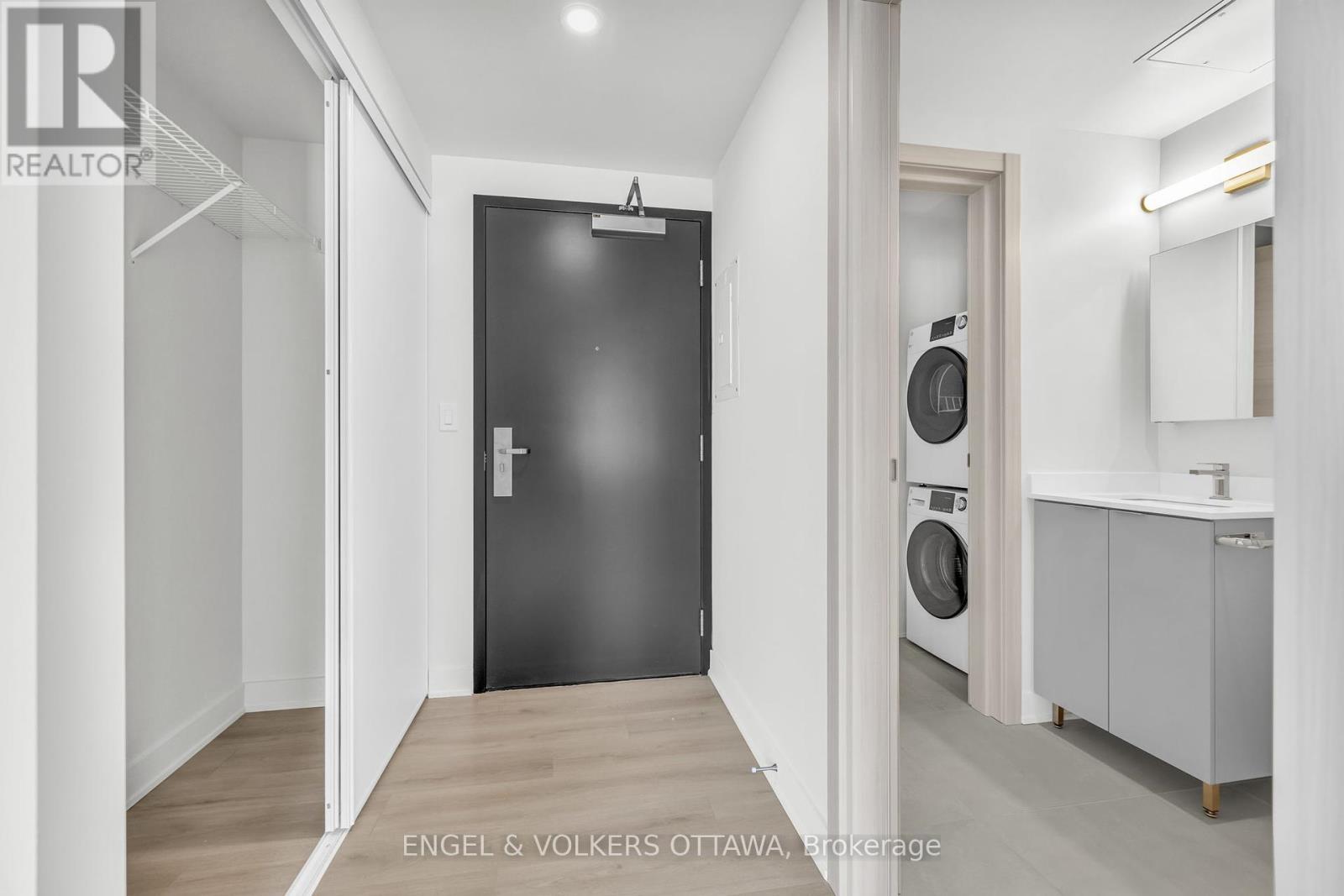 2104 - 199 Rideau Street, Ottawa, Ontario  K1N 0E9 - Photo 14 - X12445859