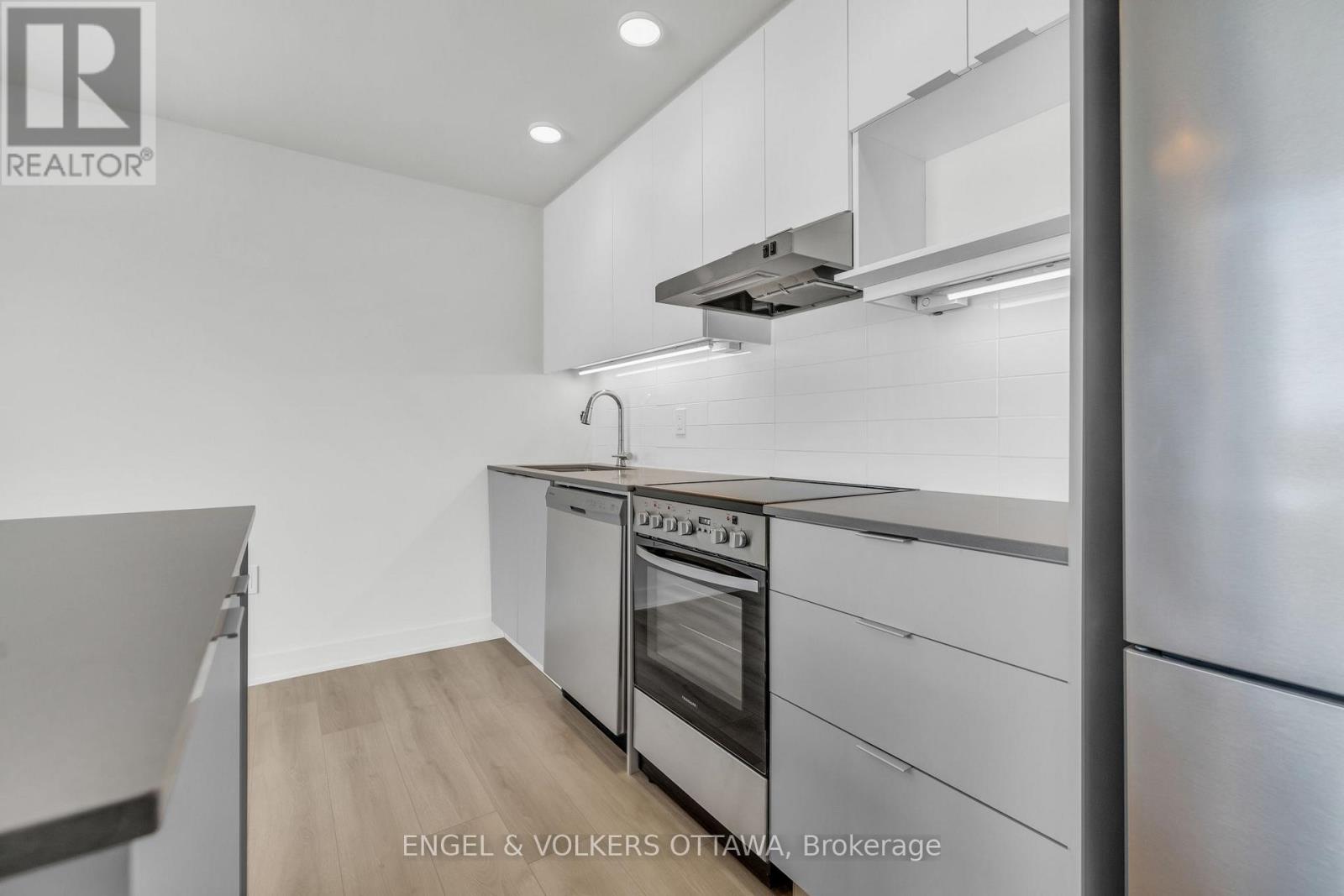 2104 - 199 Rideau Street, Ottawa, Ontario  K1N 0E9 - Photo 7 - X12445859